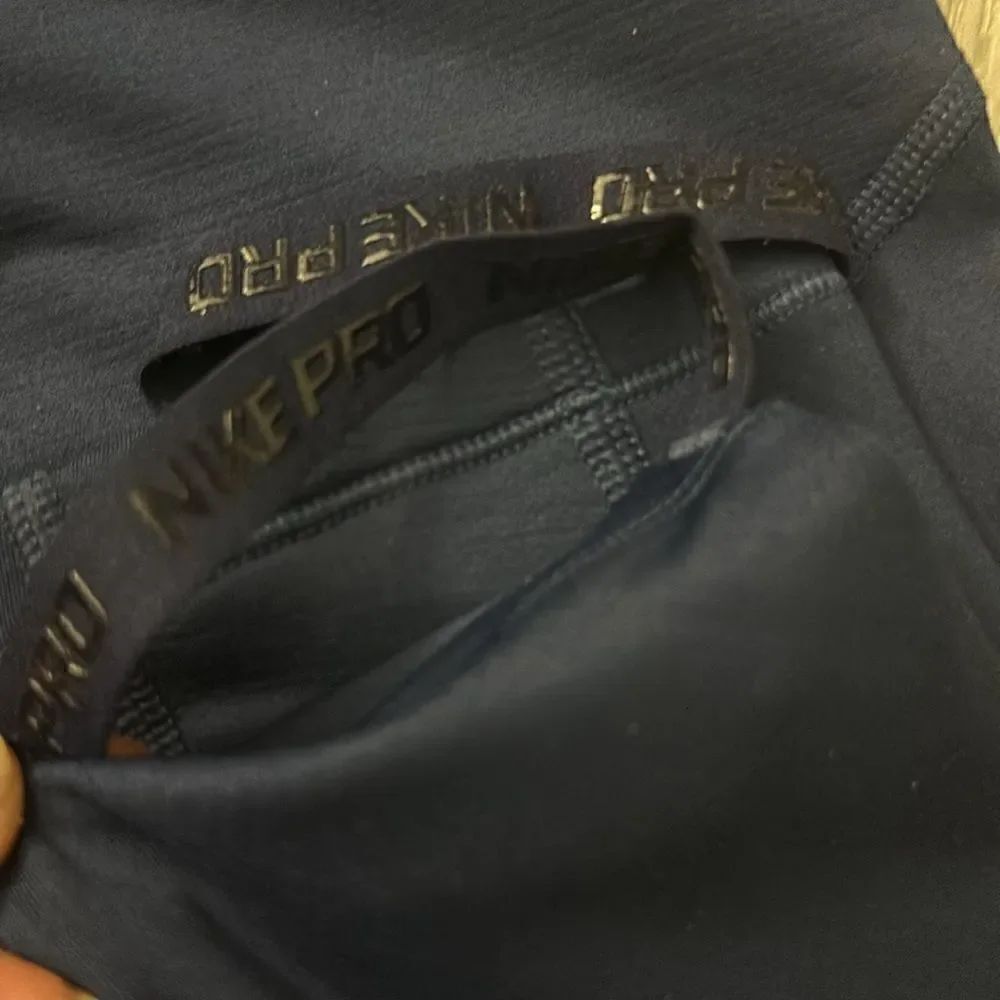 Nike Pro size L - Picture 7 of 7